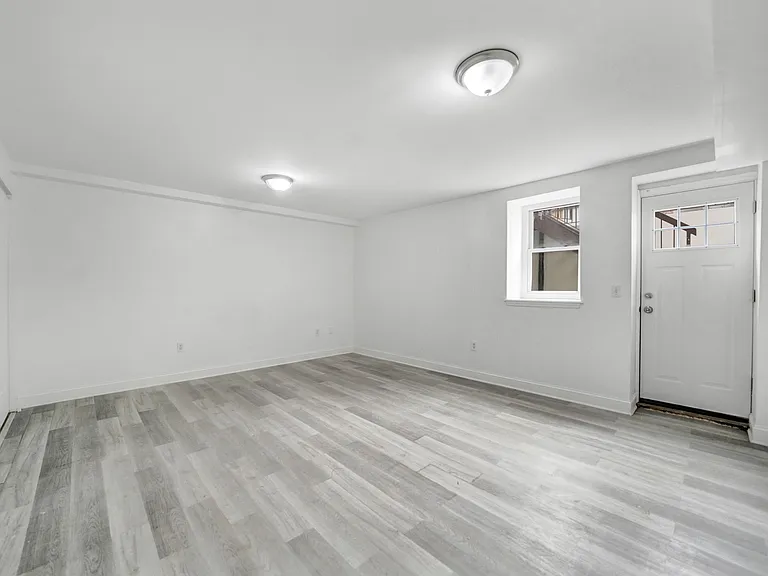 2413 Wilson Ave #B — Photo 3