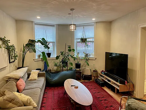 652 Massachusetts Ave #1 Photo 1