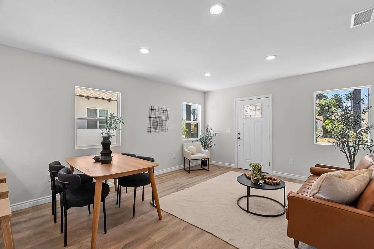 2 bed, 1.0 bath, 1000 sqft, $3,600 — Photo 3