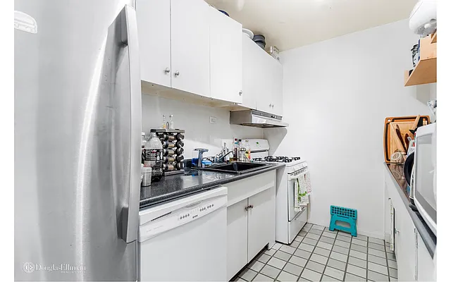 Rented by Douglas Elliman | media 3