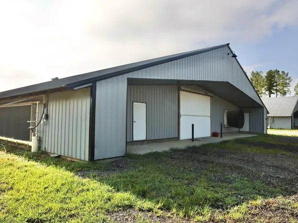 993 Sexton Rd, Resaca, GA 30735