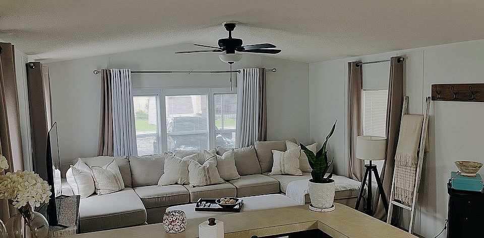 1st image of 129 Aspen Cir