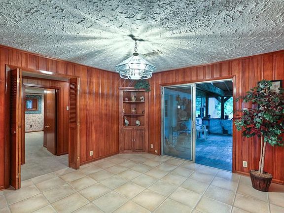 Breakfast area off of the kitchen.