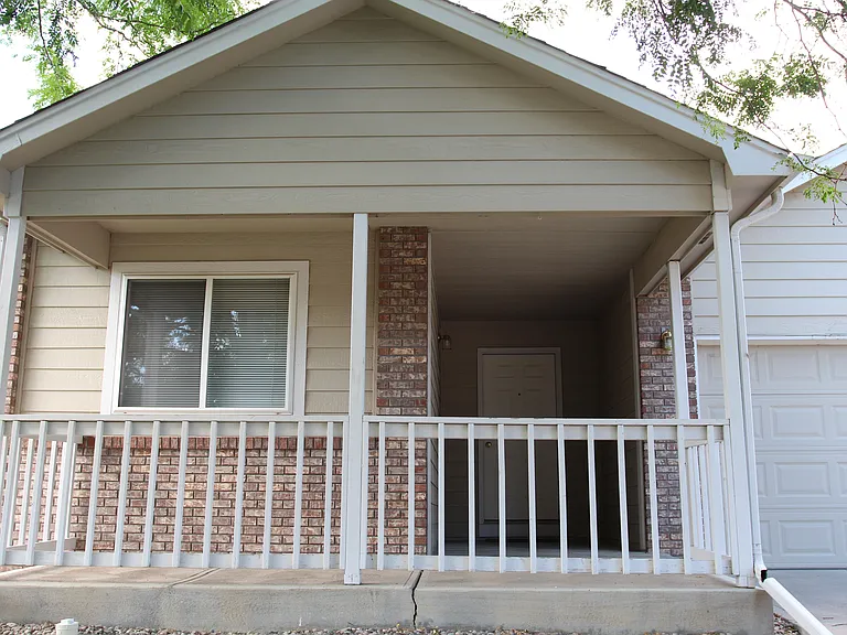 762 Kaitlyn Cir — Photo 2