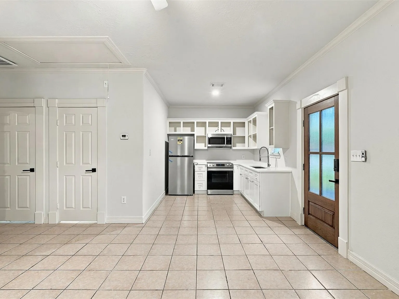 2 bed, 1.0 bath, 600 sqft, $1,650 — Photo 3