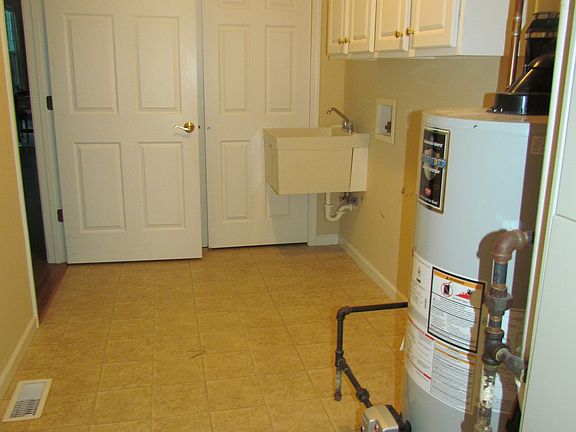 2nd image of 1979 Buckingham Dr