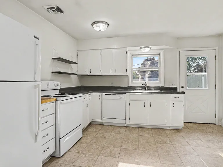 13535 W Tremblay Dr — Photo 7