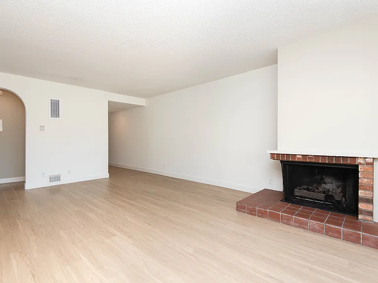 8117 Manitoba St #6 — Photo 4