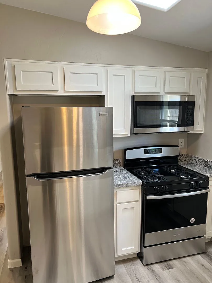 2 bed, 2.0 bath, 1050 sqft, $1,599 — Photo 1