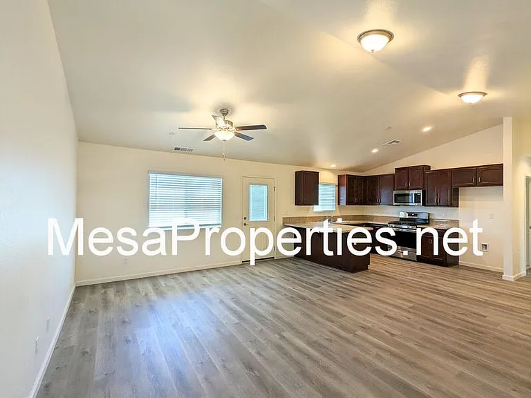 9550 Tamarisk Ave #124 — Photo 14