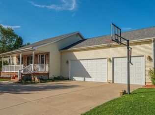 2654 Clarendon Ct, Valparaiso, IN 46385