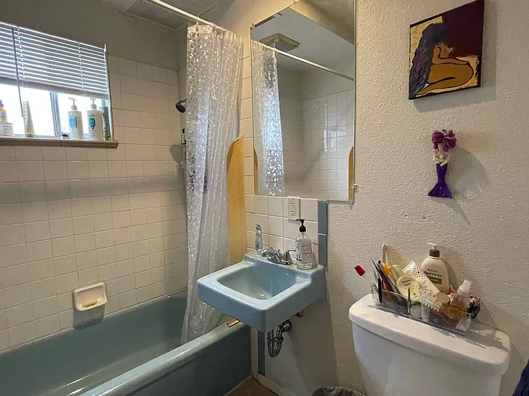 1313 Burton Ct — Photo 9