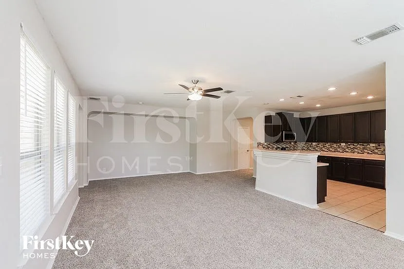 3 bed, 2.0 bath, 1660 sqft, $1,780 — Photo 4