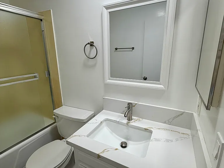 Bedroom #1 Bathroom