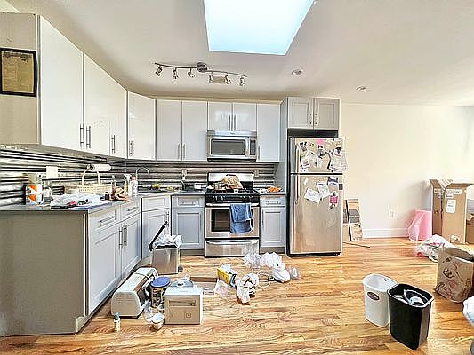 4th image of 43 Irving Pl APT 3