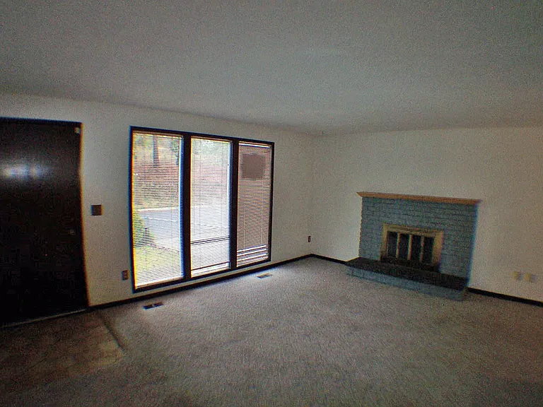 1817 S D St — Photo 5