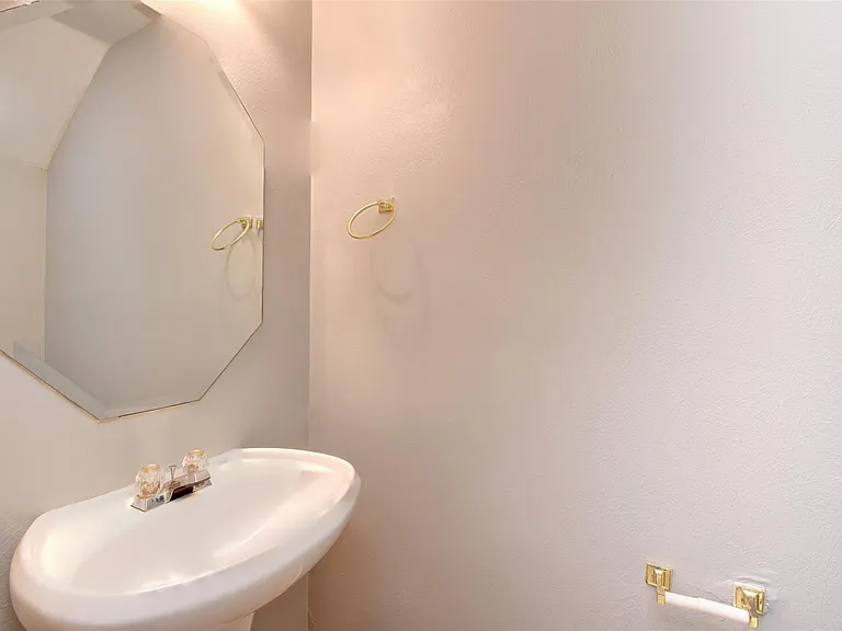 2114 Whirlaway Dr — Photo 42