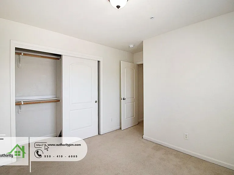 2109 Vienna Way — Photo 19