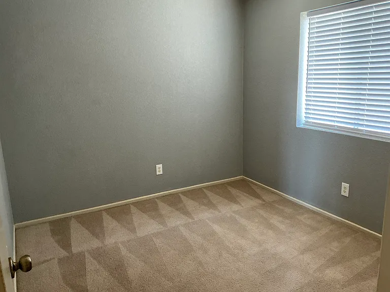 4402 S Jasmine Ave — Photo 9