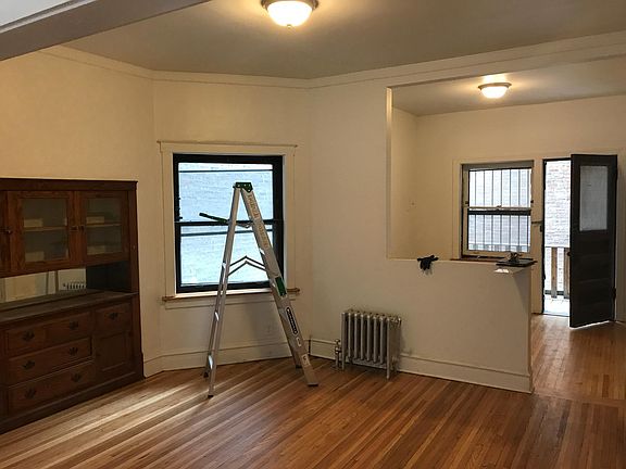 3rd image of 2752 N Mildred Ave #1
