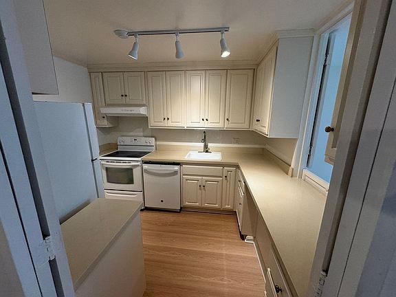 5th image of 234 Elm St APT 105