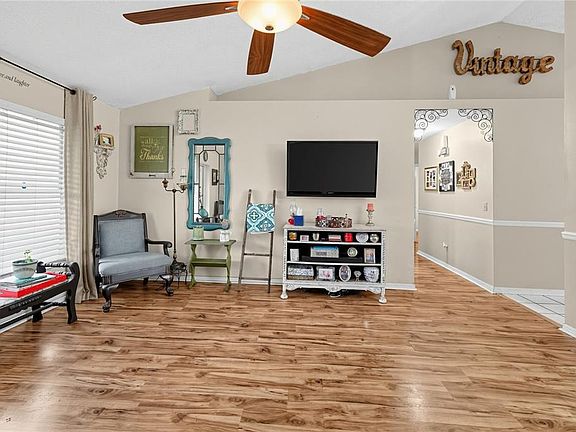 5th image of 735 OAK LANE