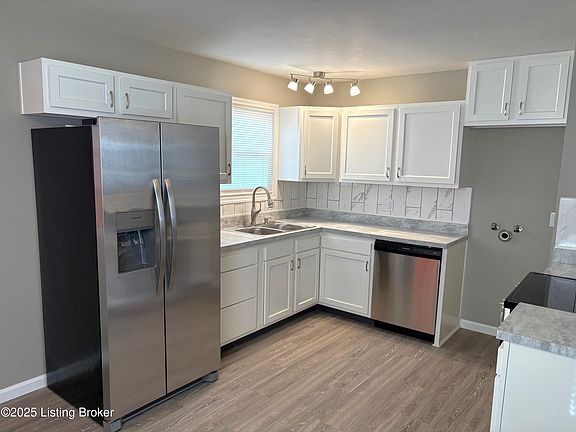 4th image of 8608 Oglesby Ct