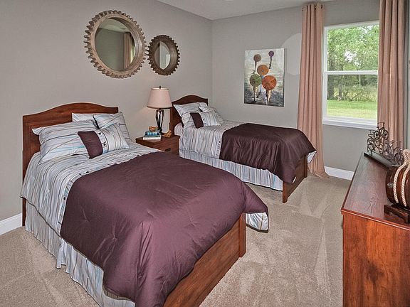 4th image of 137 S Prairie Lakes Dr
