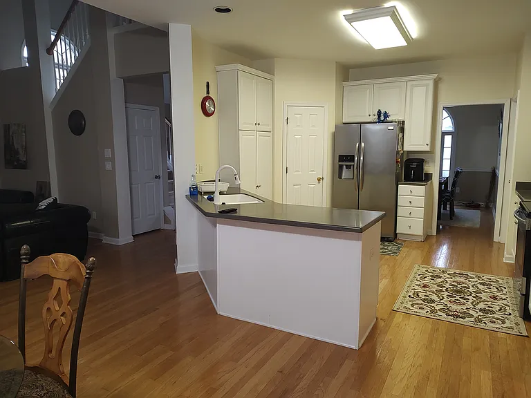 Lake Forest Dr — Photo 22