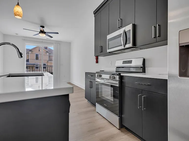 626 N College Ave — Photo 6