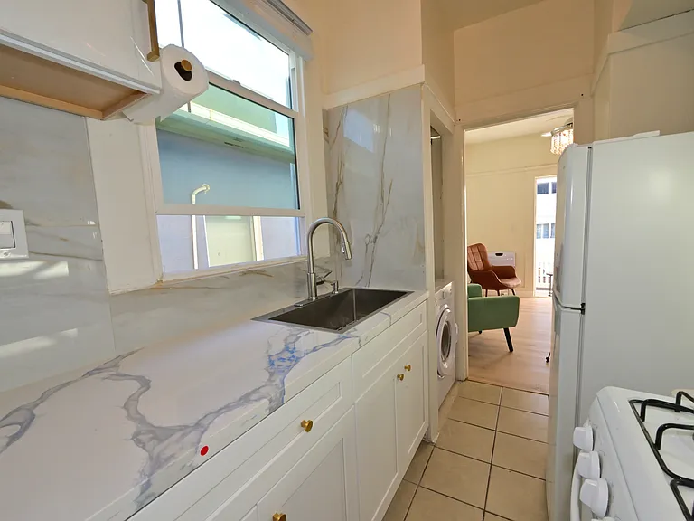 Brand NEW KITCHEN w/ beautiful milano quartz countertop + high-end tiled backsplash