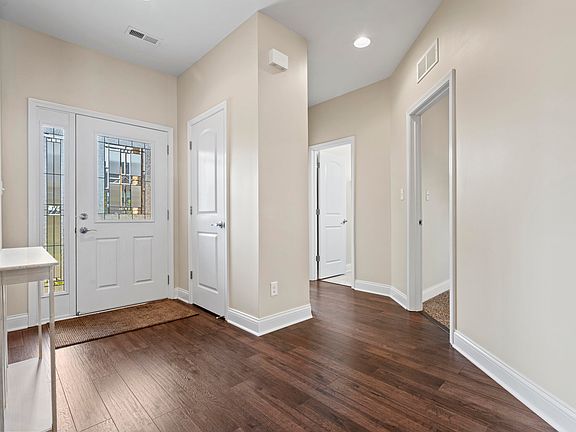 5th image of 128 Rowanberry Dr