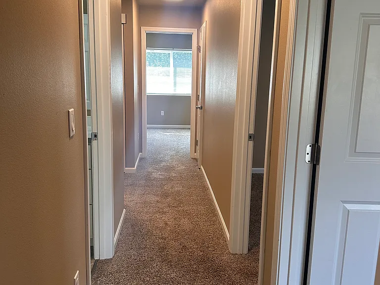 660 Hansen St SE #A — Photo 20