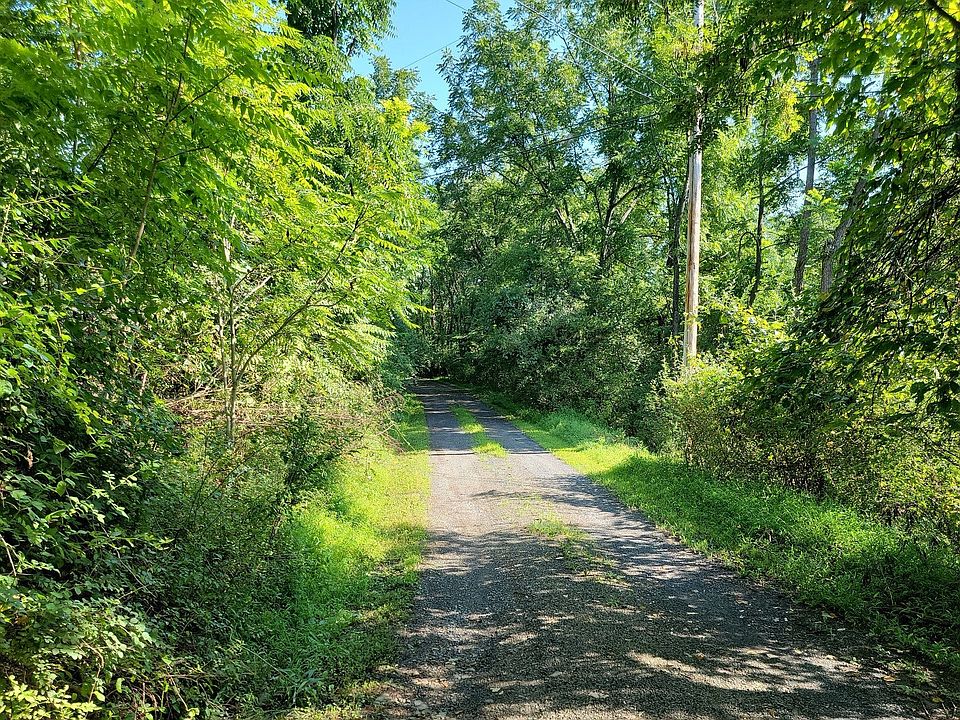 2nd image of 360 Anderson Rd