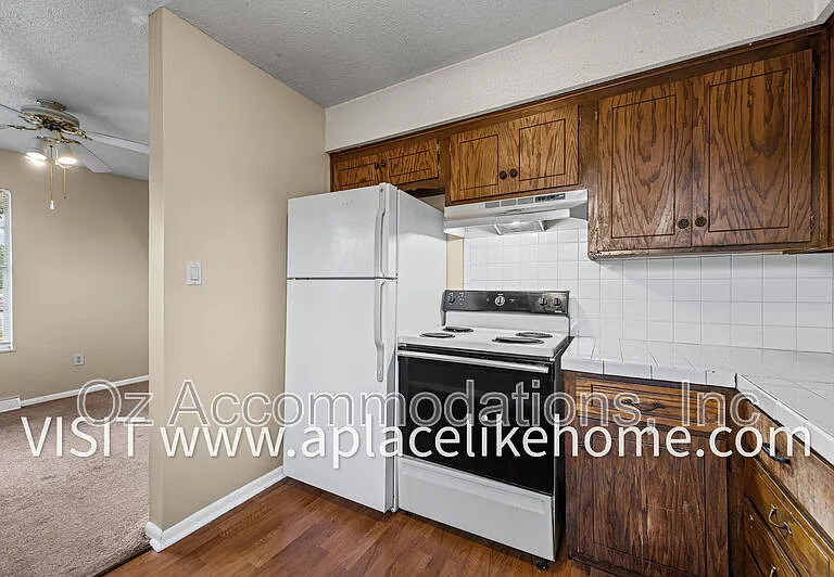 5807 Goddard St — Photo 13