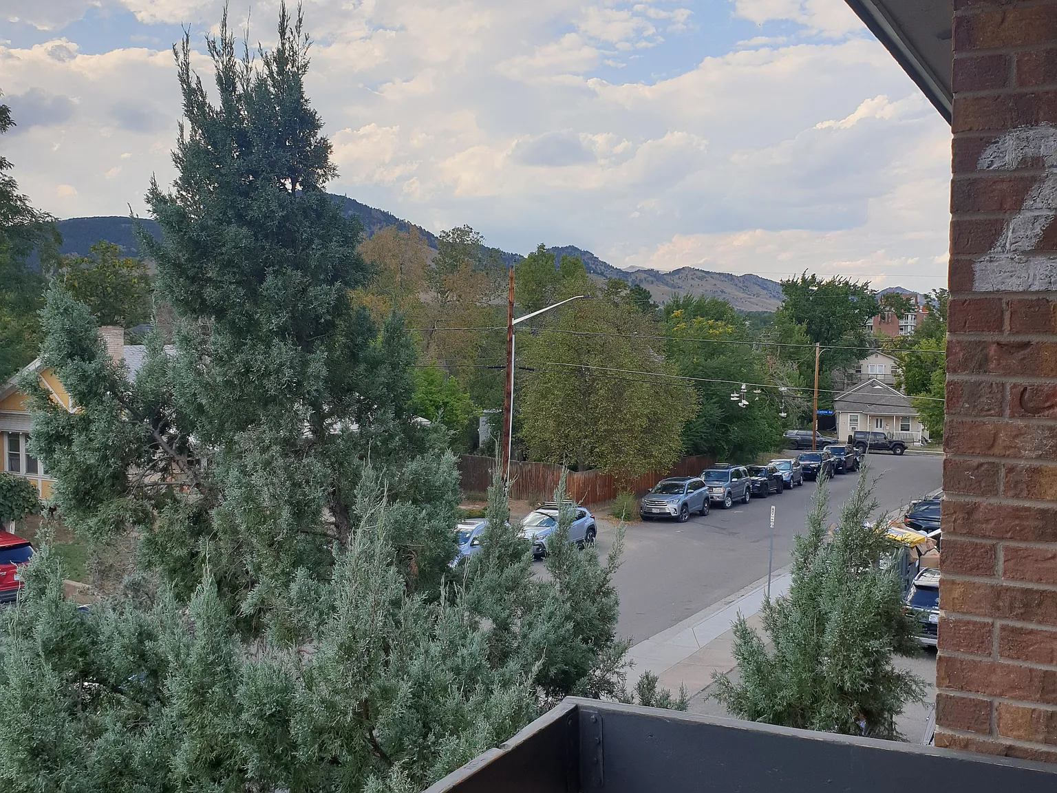 1065 University Ave — Photo 3