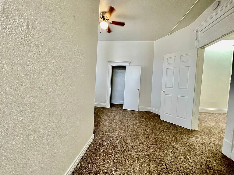 207 Midway Ave — Photo 46