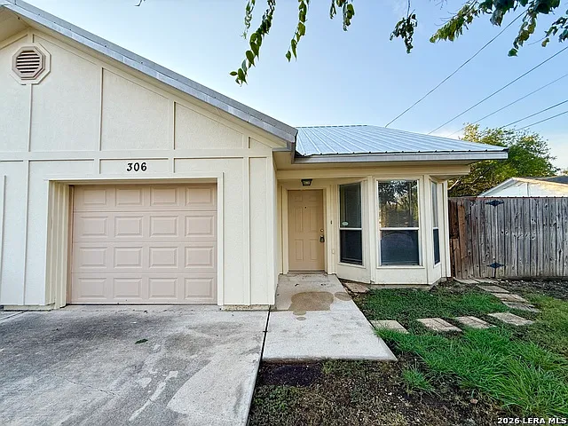 306 Oelkers Dr