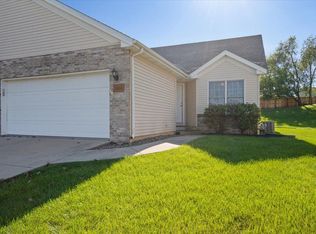 111 Meadow Ridge Dr APT A, Bloomington, IL 61704