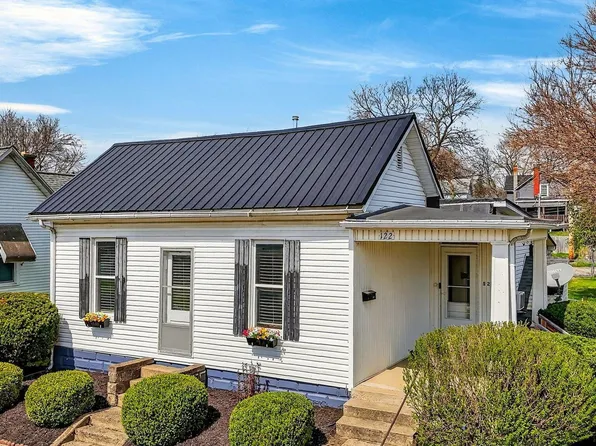 122 Pleasant St, Circleville, OH 43113