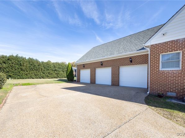 4900 Wellington Farms Dr, Chester, VA 23831