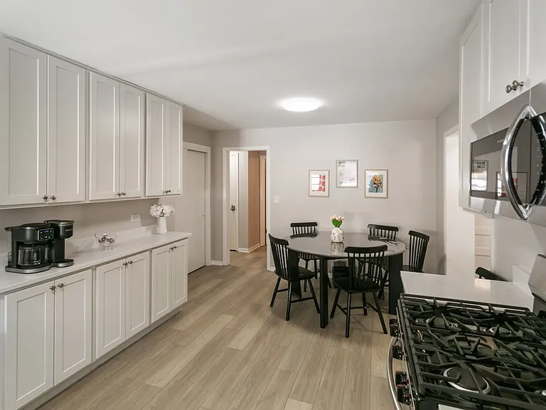 336 Leith Ave — Photo 7