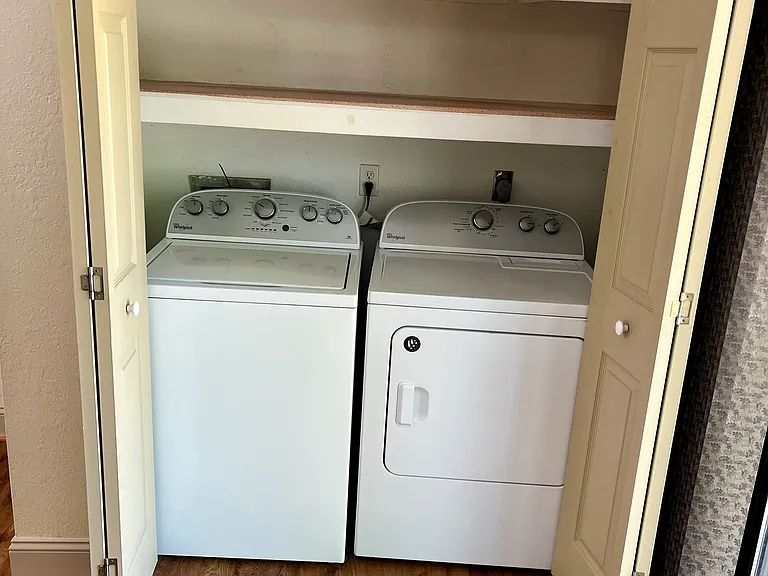 107 S 15th St #C — Photo 1
