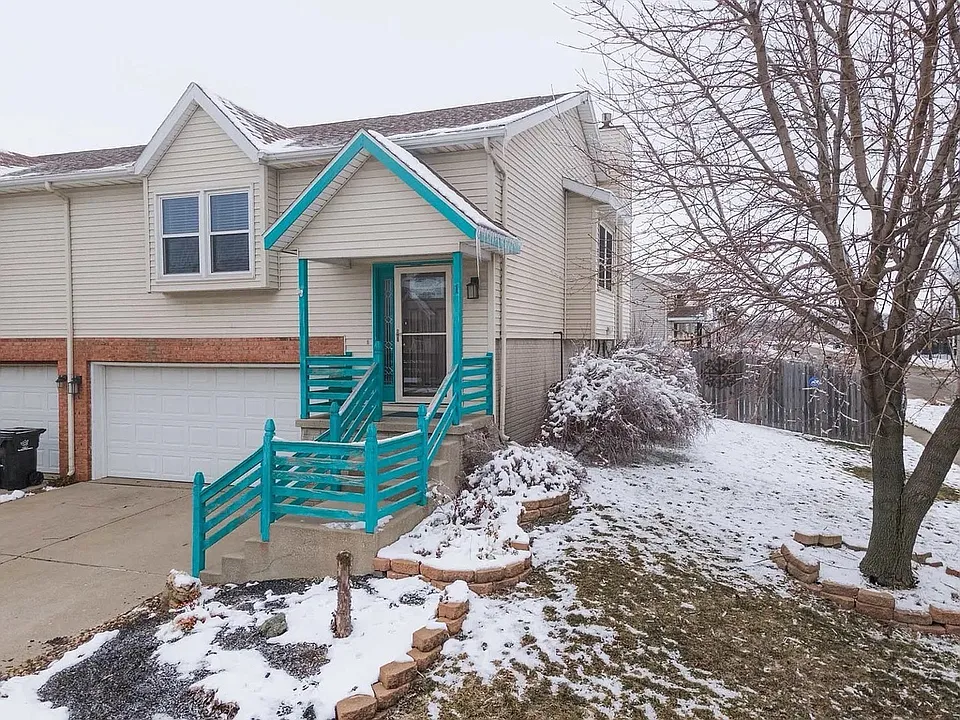 1 Parkshores Dr