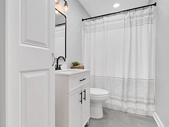 5th image of 303 Park Ln