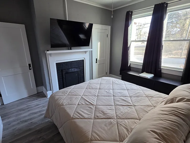 104 W Franklin St — Photo 13