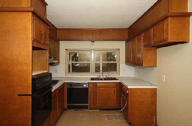 2nd image of 413 S Fern Ave