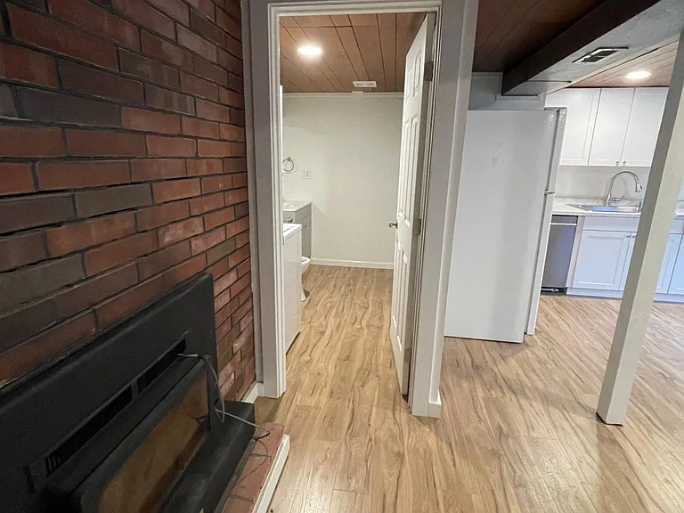 1648 Higgins Rd SE #C — Photo 7