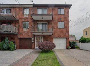 7010 Caldwell Ave, Maspeth, NY 11378