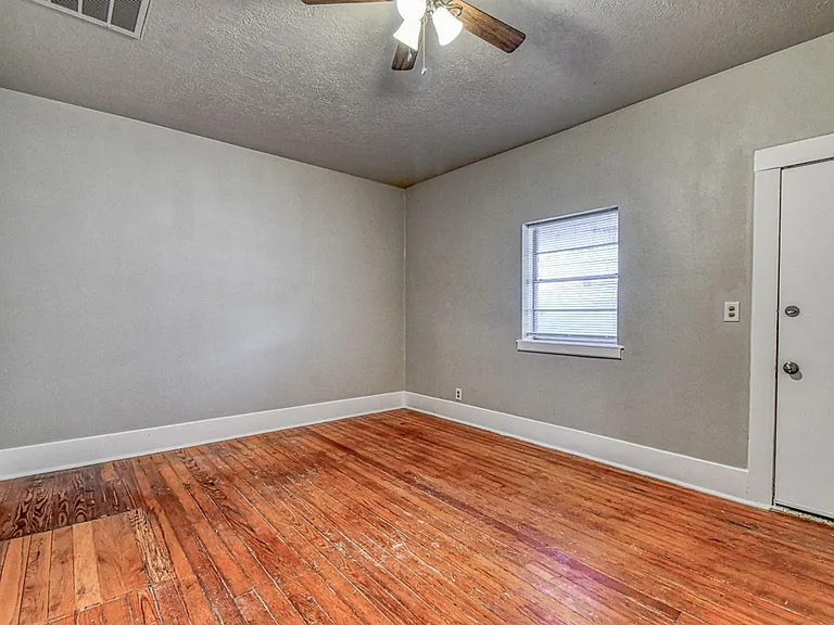 711 Jenkins Ave — Photo 8